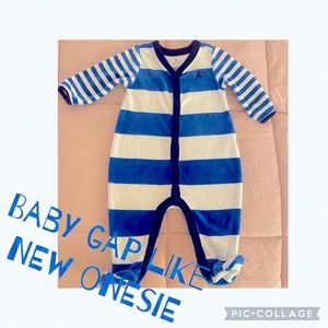 Baby GAP like NEW onesie! 💙🤍❄️🙌 perfect for this time of year